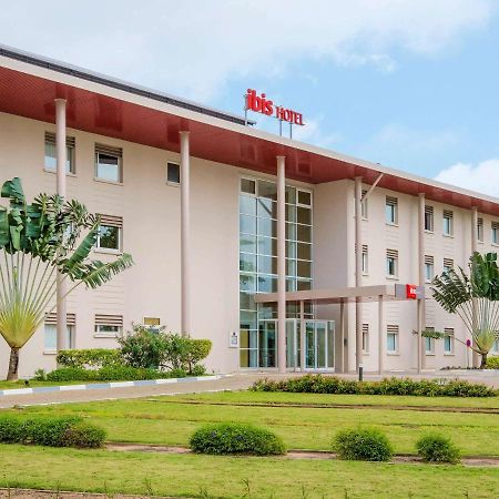 Ibis Cotonou Hotel Bagian luar foto
