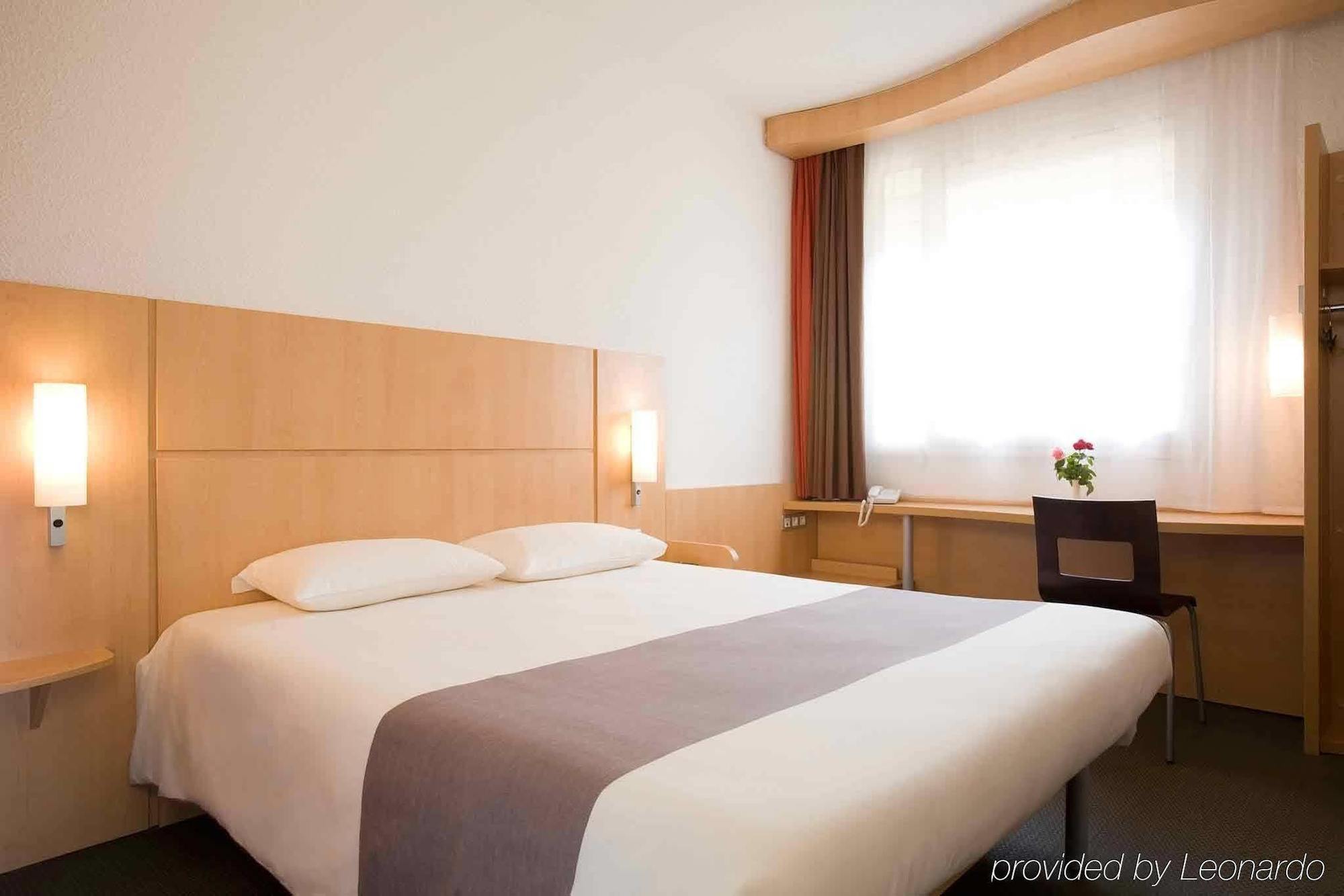 Ibis Cotonou Hotel Bagian luar foto